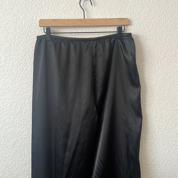 Victoria’s Secret pajama set (2items) - Picture 10 of 15